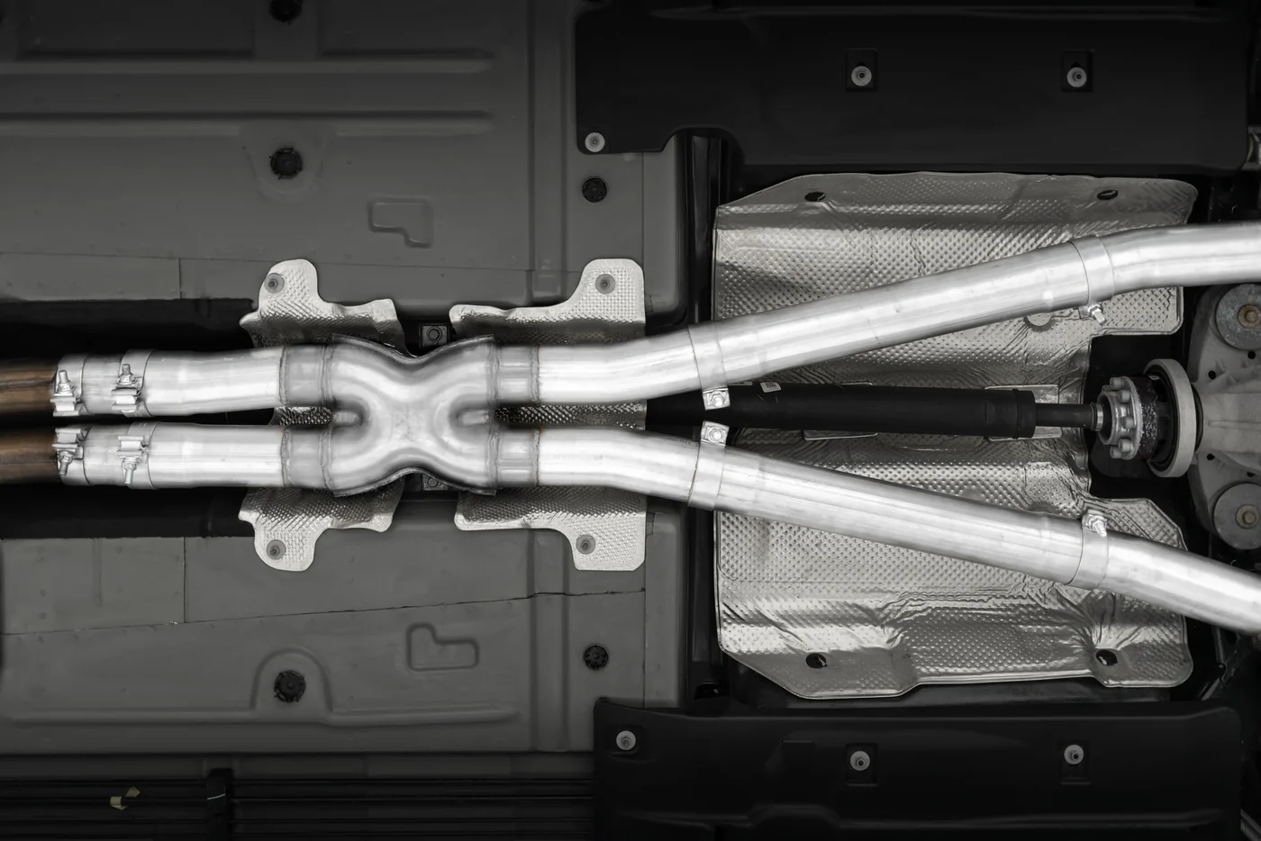 Układ wydechowy MBRP Armor Lite Cat-Back Race (S7114AL) Dodge Challenger 5.7L / 6.4L / 6.2L – Quad Tips - obrazek 2